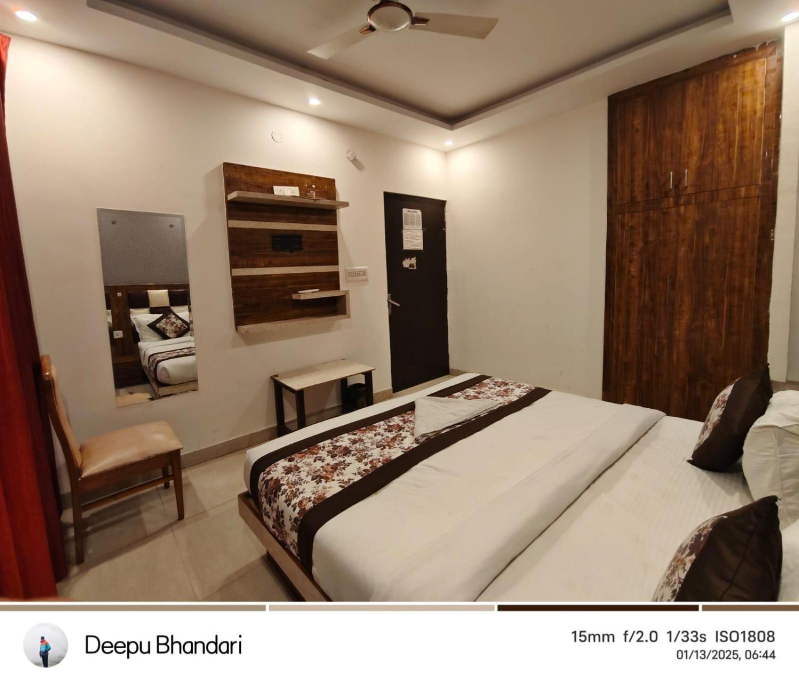 Grand Infinity Near Delhi Airport 4* New Delhi