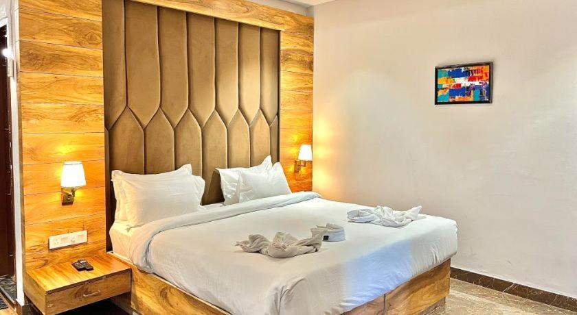 Grand Infinity Near Delhi Airport 4*