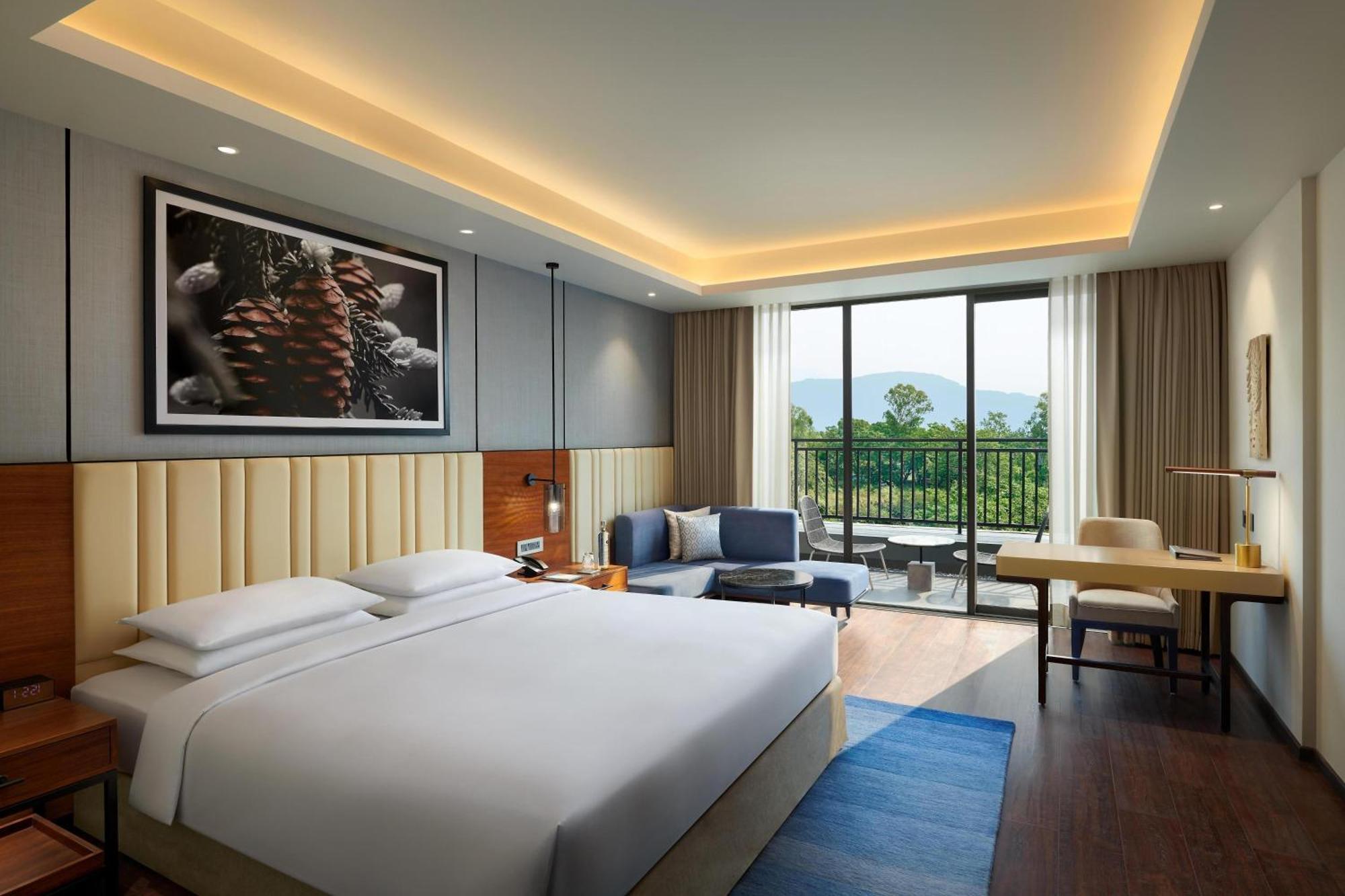 Grand Infinity Near Delhi Airport 4*